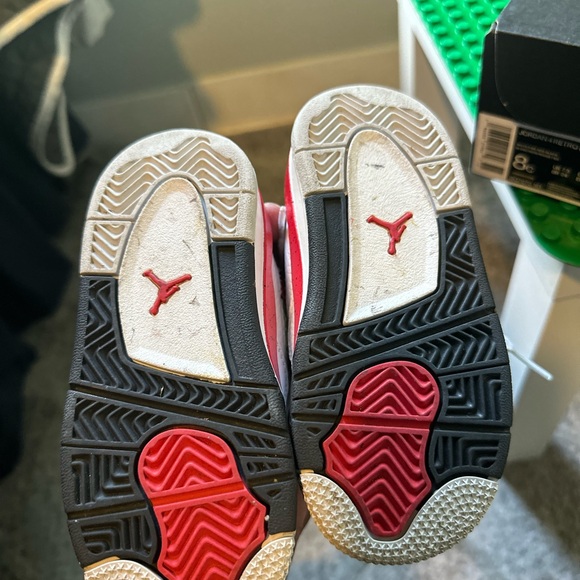 Jordan 4 Retro - Picture 4 of 5